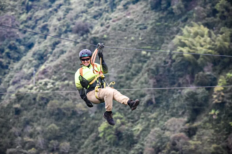Salto del Buey: canopy y senderismo