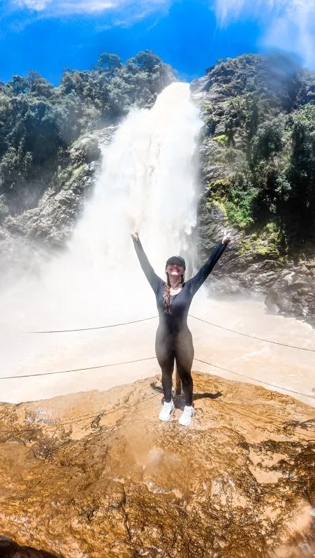 Salto del Buey: canopy y senderismo