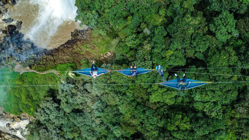 Salto del Buey: canopy y senderismo